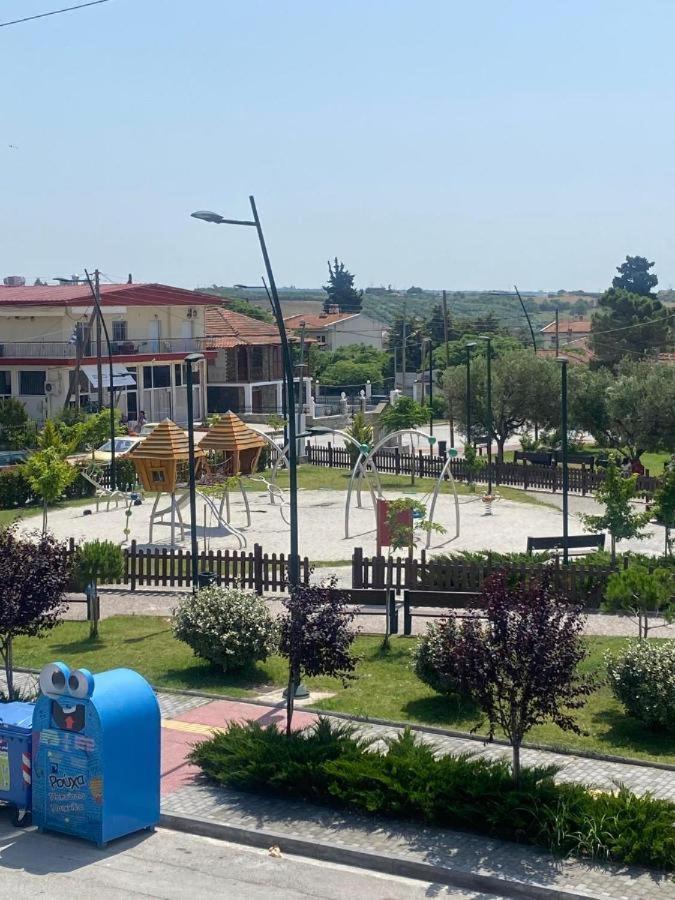 Sun & Sea Apartment Nea Irakleia Exterior photo
