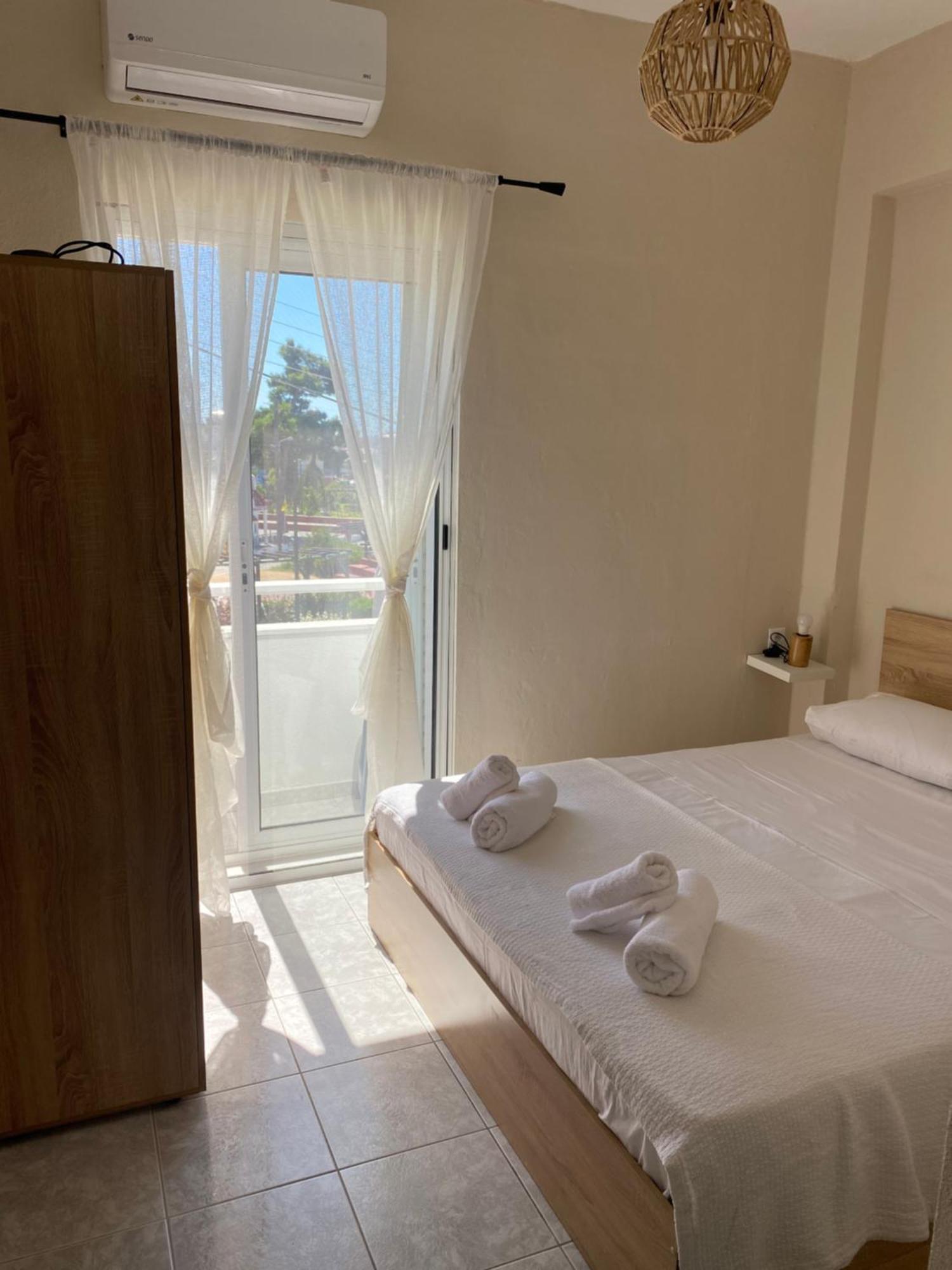 Sun & Sea Apartment Nea Irakleia Exterior photo